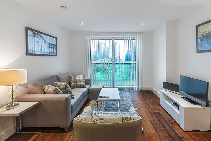 1 Bedroom Flat To Rent In Lincoln Plaza, Canary Wharf, E14