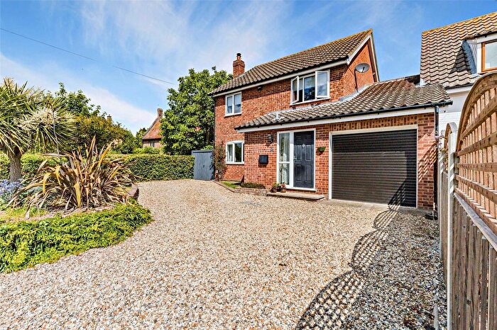 4 Bedroom Link Detached House For Sale In Chapel Street, Barford, Norwich, Norfolk, NR9