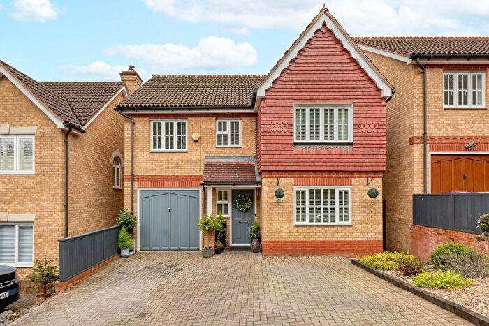 4 Bedroom Detached House For Sale In Ryders Hill, Stevenage, Hertfordshire, SG1