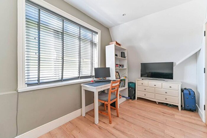 1 Bedroom Flat For Sale In Auckland Road, Crystal Palace, London, SE19