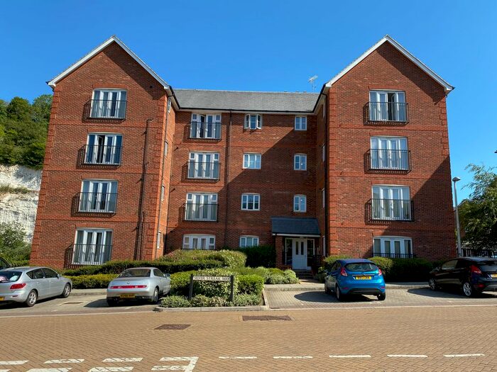 2 Bedroom Property To Rent In Silver Streak Way, Strood, Rochester ME2