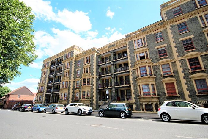 1 Bedroom Flat To Rent In Leopold Building, Columbia Road, Shoreditch, E2