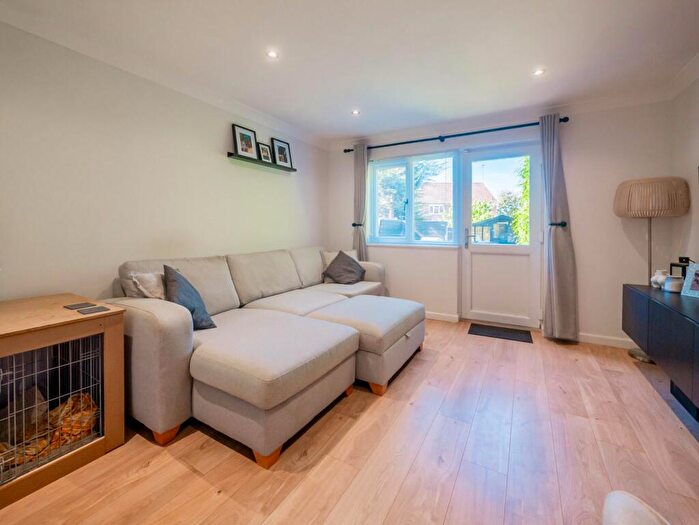 2 Bedroom Semi-Detached House For Sale In Woodstock Crescent, Hockley, SS5