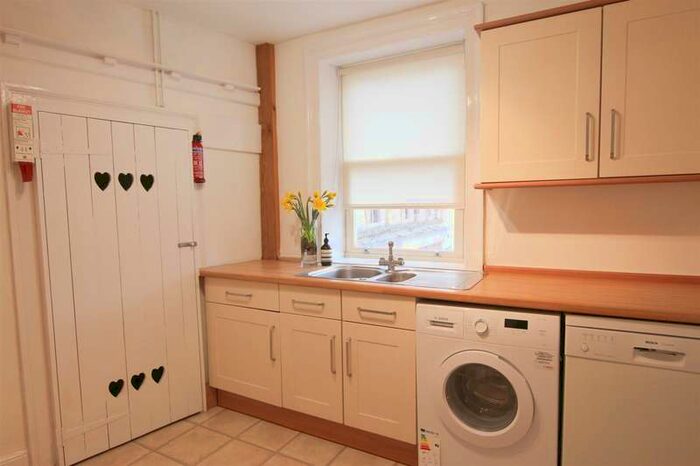 2 Bedroom Apartment To Rent In 1 Willowgate Yard, Willowgate, Pickering, YO18