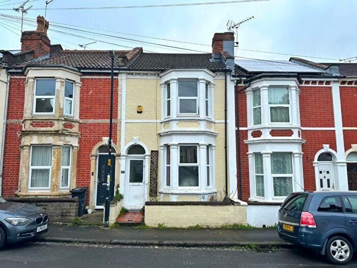2 Bedroom Terraced House For Sale In Lawrence Avenue, Easton, Bristol, BS5