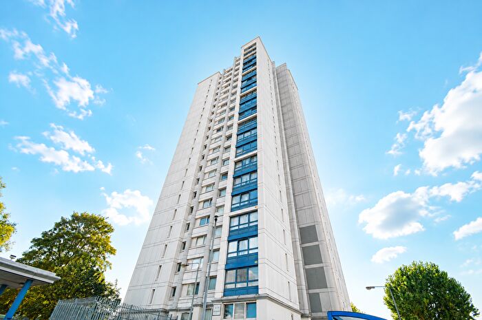 2 Bedroom Flat For Sale In Elmley Street, London, SE18