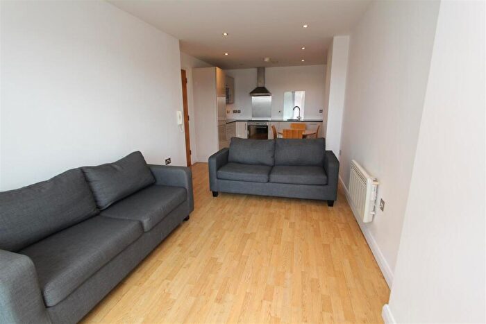 2 Bedroom Flat To Rent In Brewery Wharf, Waterloo Street, LS10