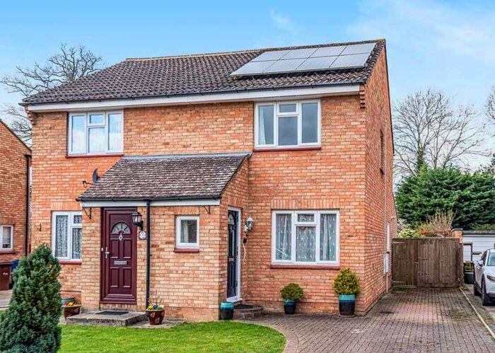 2 Bedroom Property To Rent In Great Close Road, Kidlington, OX5