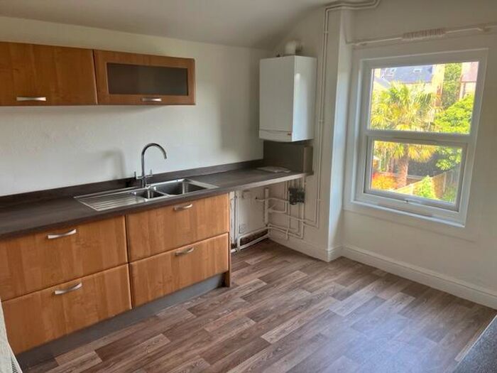 3 Bedroom Apartment To Rent In Flat, Wordsworth Road, Nottingham., NG2