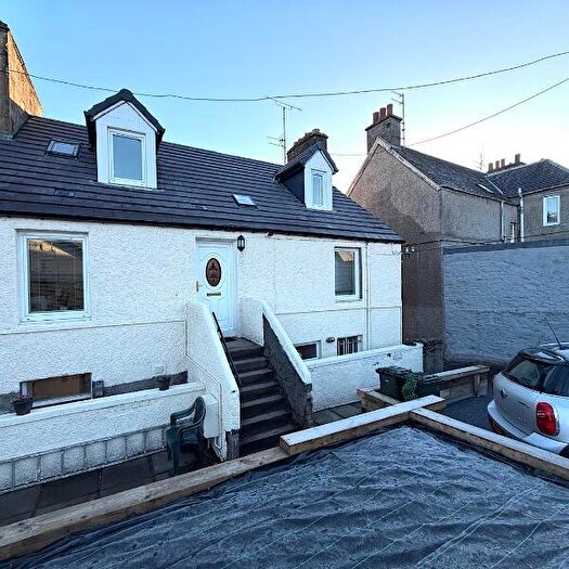 2 Bedroom Maisonette To Rent In High Street, Auchterarder, Perthshire, PH3