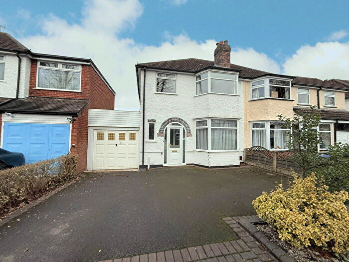 3 Bedroom Semi-Detached House For Sale In Stanway Road, Shirley, B90