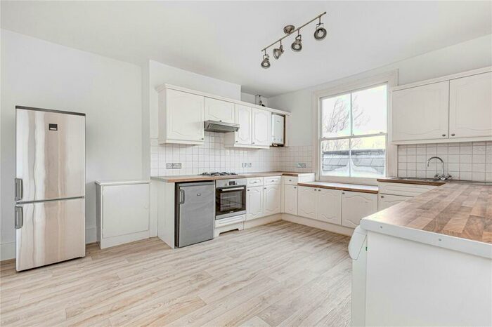 3 Bedroom Maisonette To Rent In Upper Richmond Road West, East Sheen, SW14