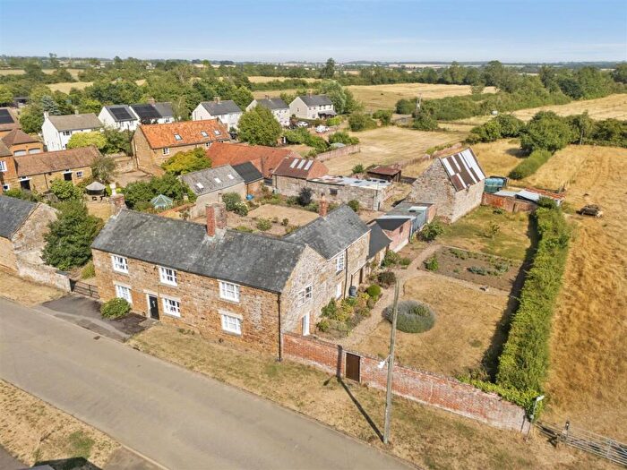 5 Bedroom Detached House For Sale In Bridle Road, Old, Northampton, NN6