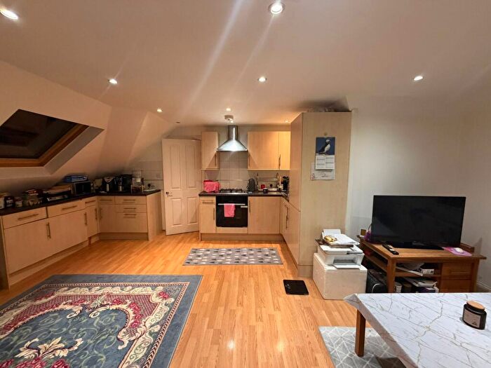 3 Bedroom Flat To Rent In Greenview Court, NW9
