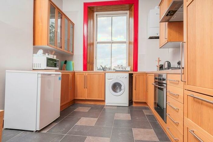 3 Bedroom Flat To Rent In L &#; South Oxford Street, Edinburgh, EH8