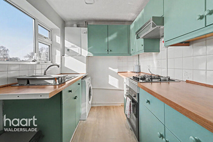 2 Bedroom Maisonette For Sale In Tadburn Green, Lordswood, ME5
