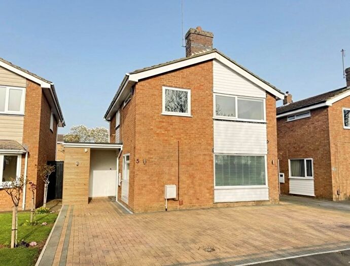 4 Bedroom Detached House For Sale In The Pastures, Kingsthorpe, Northampton, NN2