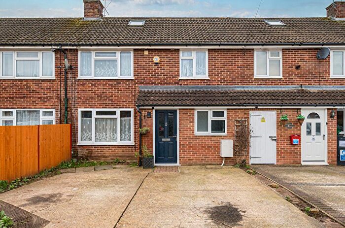 4 Bedroom Terraced House For Sale In Rosedale Crescent, Earley, Reading, RG6