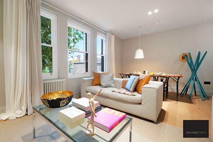 3 Bedroom Maisonette To Rent In Grayshott Road, London, SW11