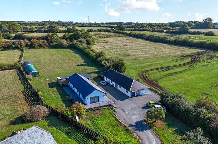 4 Bedroom Bungalow For Sale In Great Horwood Road, Winslow, Buckingham, MK18