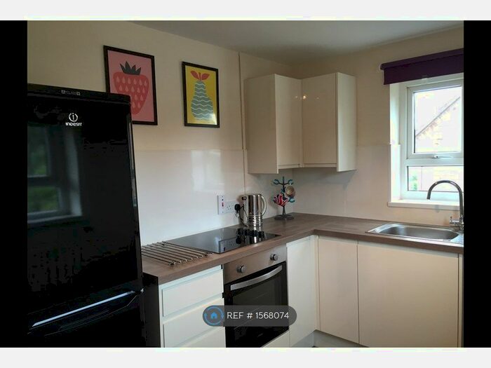 2 Bedroom Flat To Rent In Meadow Road, Newport, TF10