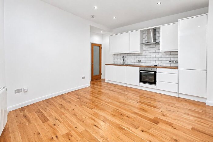2 Bedroom Maisonette To Rent In Wilmot Road, Carshalton, SM5