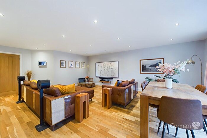 4 Bedroom Detached House For Sale In Cedar View, Draycott-in-the-clay, DE6
