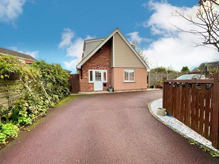 4 Bedroom Detached House To Rent In Hunts Pond Road, Park Gate, Southampton, SO31