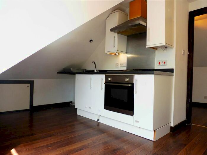 1 Bedroom Flat To Rent In Bitterne Road West, Southampton, SO18