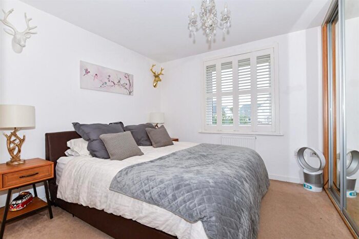 2 Bedroom End Of Terrace House For Sale In Hambrook Road, Holborough Lakes, Snodland, Kent, ME6