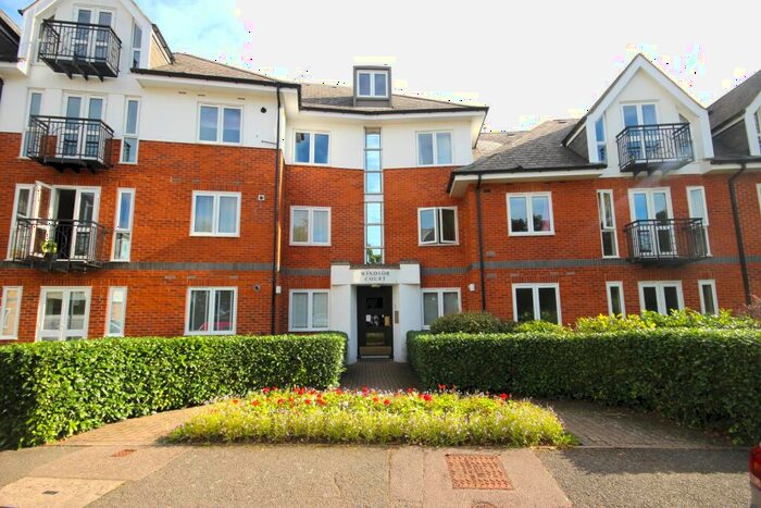 1 Bedroom Flat To Rent In Windsor Court, Park View Close, St. Albans, Hertfordshire, AL1