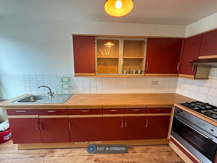 2 Bedroom Flat To Rent In Didsbury, Manchester, M20