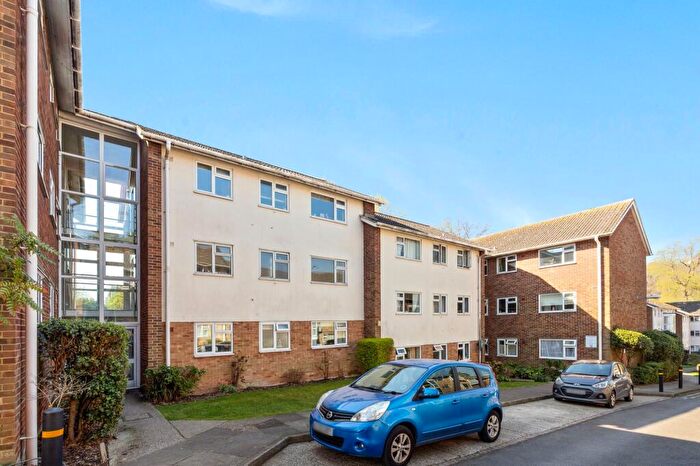 2 Bedroom Flat To Rent In Cliveden Close, Brighton, BN1