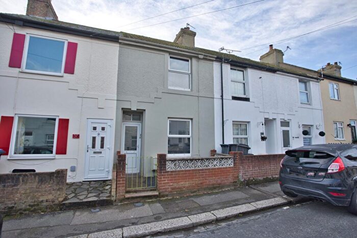 3 Bedroom Terraced House For Sale In Wyndham Road, Dover, Kent, CT17