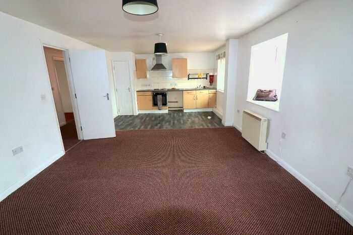 2 Bedroom Flat To Rent In Milliners Way, Luton, Bedfordshire, LU3