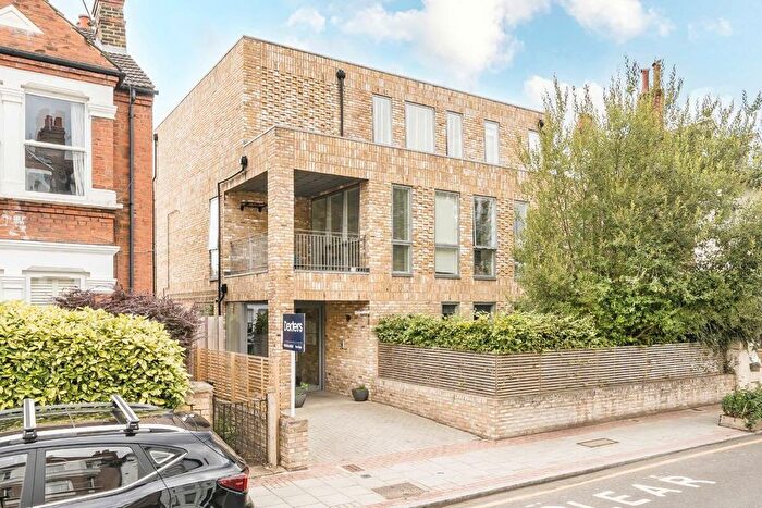 2 Bedroom Flat For Sale In Longley Road, Tooting, SW17
