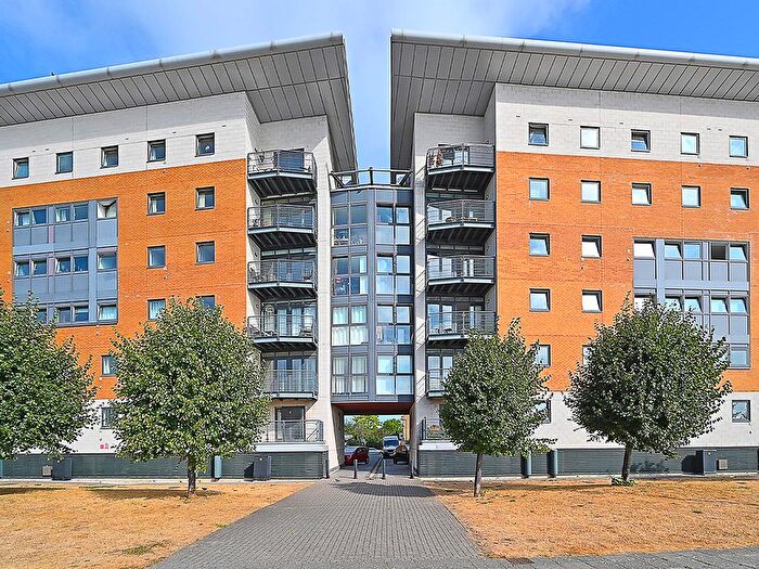 1 Bedroom Apartment To Rent In Lowestoft Mews, Galleons Lock, E16
