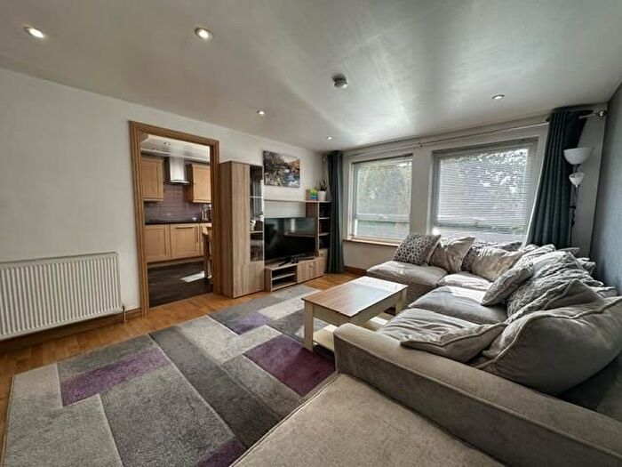 2 Bedroom Flat To Rent In Grampian Gardens, Dyce, Aberdeen, AB21