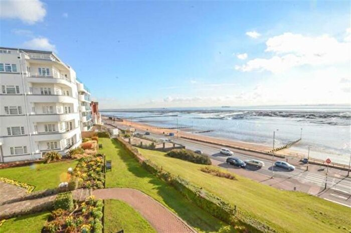 3 Bedroom Flat For Sale In Argyll House, Westcliff-On-Sea, Essex, SS0