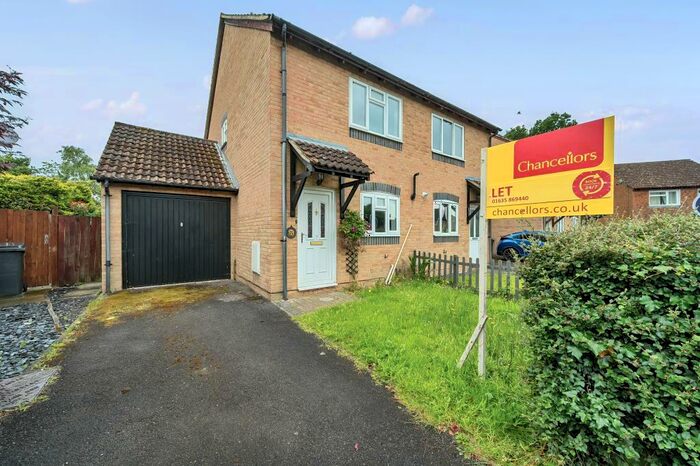 2 Bedroom Semi-Detached House To Rent In Fuller Close, Thatcham, RG19