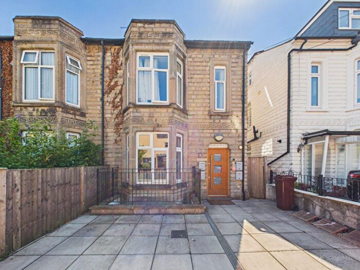1 Bedroom Flat To Rent In Queens Road, High Wycombe, Buckinghamshire, HP13