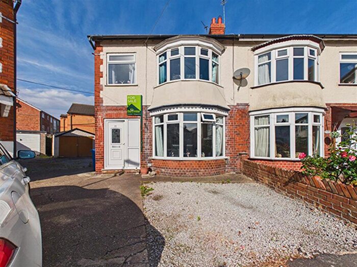 3 Bedroom Semi-Detached House For Sale In Princes Avenue, Hessle, HU13