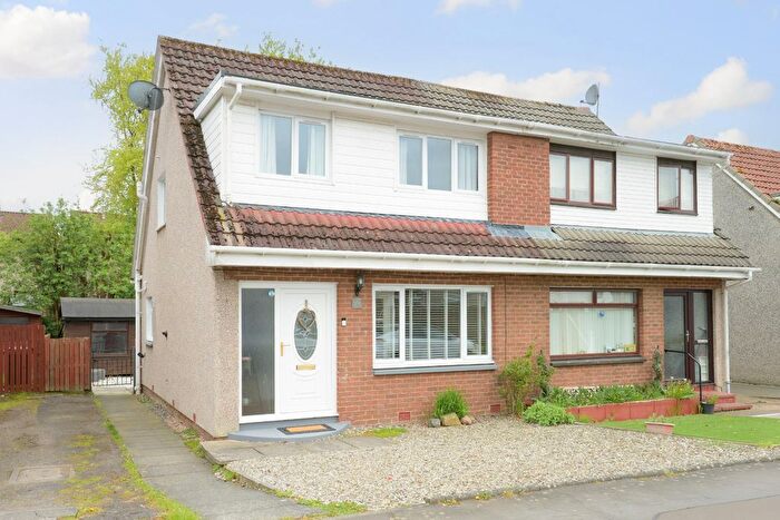 3 Bedroom Semi-Detached House For Sale In Northbank Road, Cairneyhill, KY12