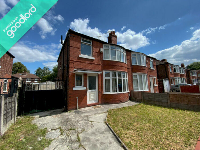 4 Bedroom Semi-Detached House To Rent In Brentbridge Road, Manchester, M14
