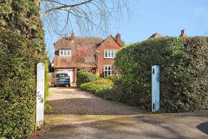 4 Bedroom Detached House For Sale In Wollaton Road, Wollaton, Nottingham, NG8