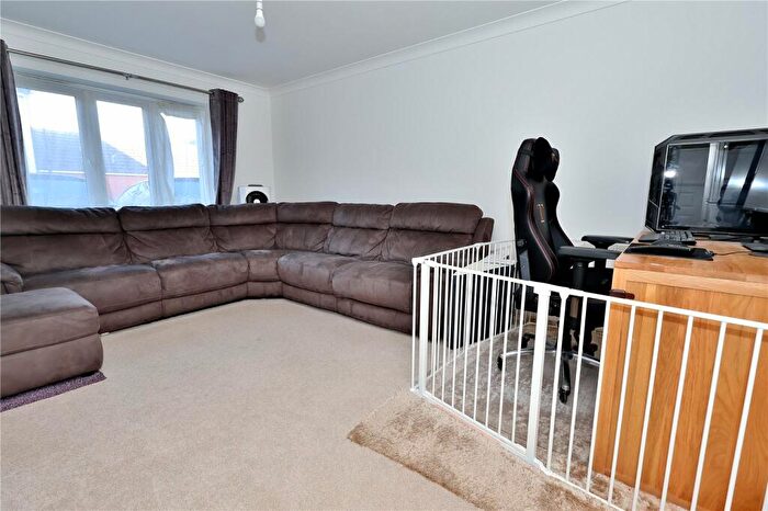 3 Bedroom Terraced House For Sale In Baynton Road, Woking, Surrey, GU22