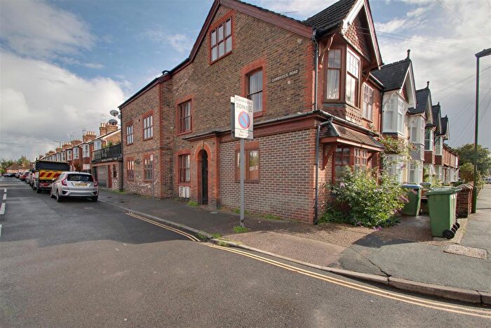 2 Bedroom Flat To Rent In New Street, Horsham, RH13