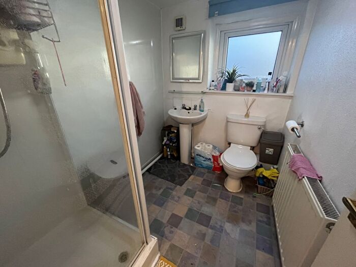 2 Bedroom Flat To Rent In Bed – Mitford Road, Withington, M14