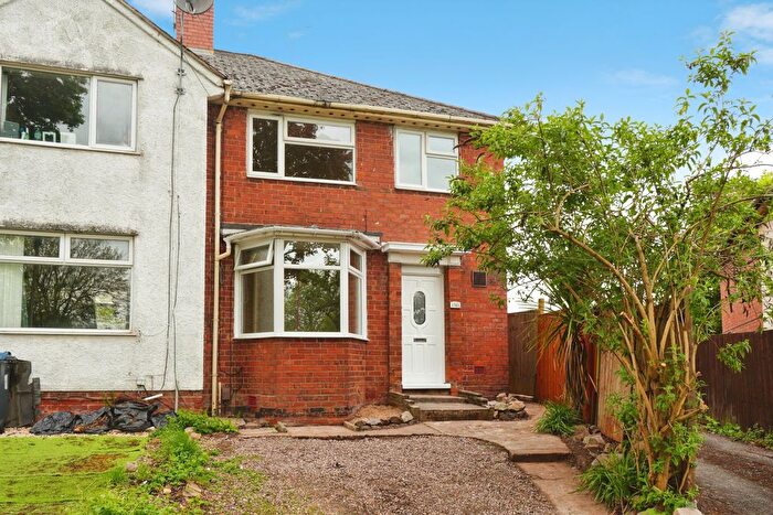 3 Bedroom End Of Terrace House For Sale In Bristol Road South, Birmingham, B45