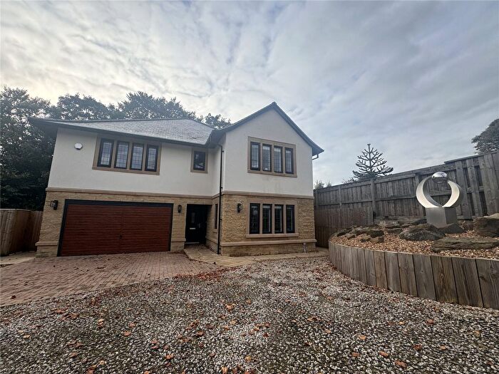 6 Bedroom Detached House To Rent In Bury Road, Rochdale, Greater Manchester, OL11